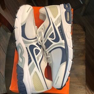 Nike Air Max Moto+ 8 Sneakers